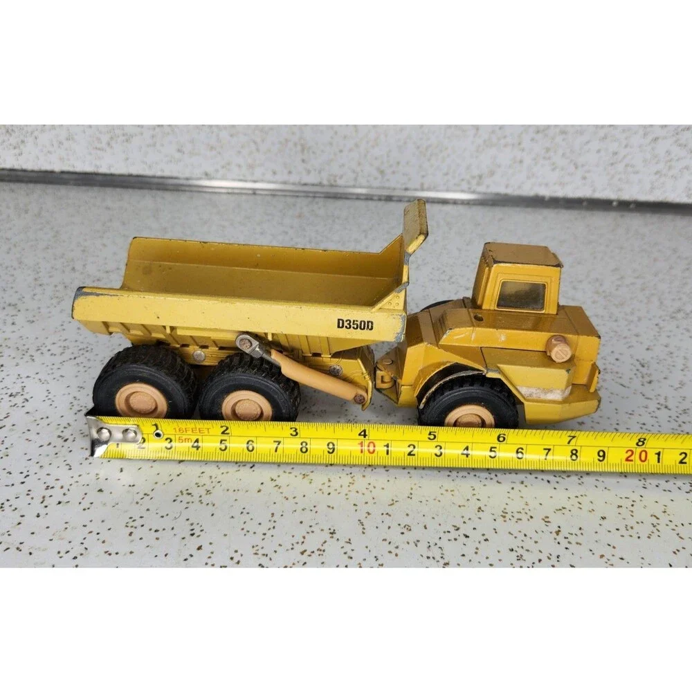 Ertl Mighty Movers 2431 1:50 Caterpillar D350D Articulated Dump Truck Die-Cast